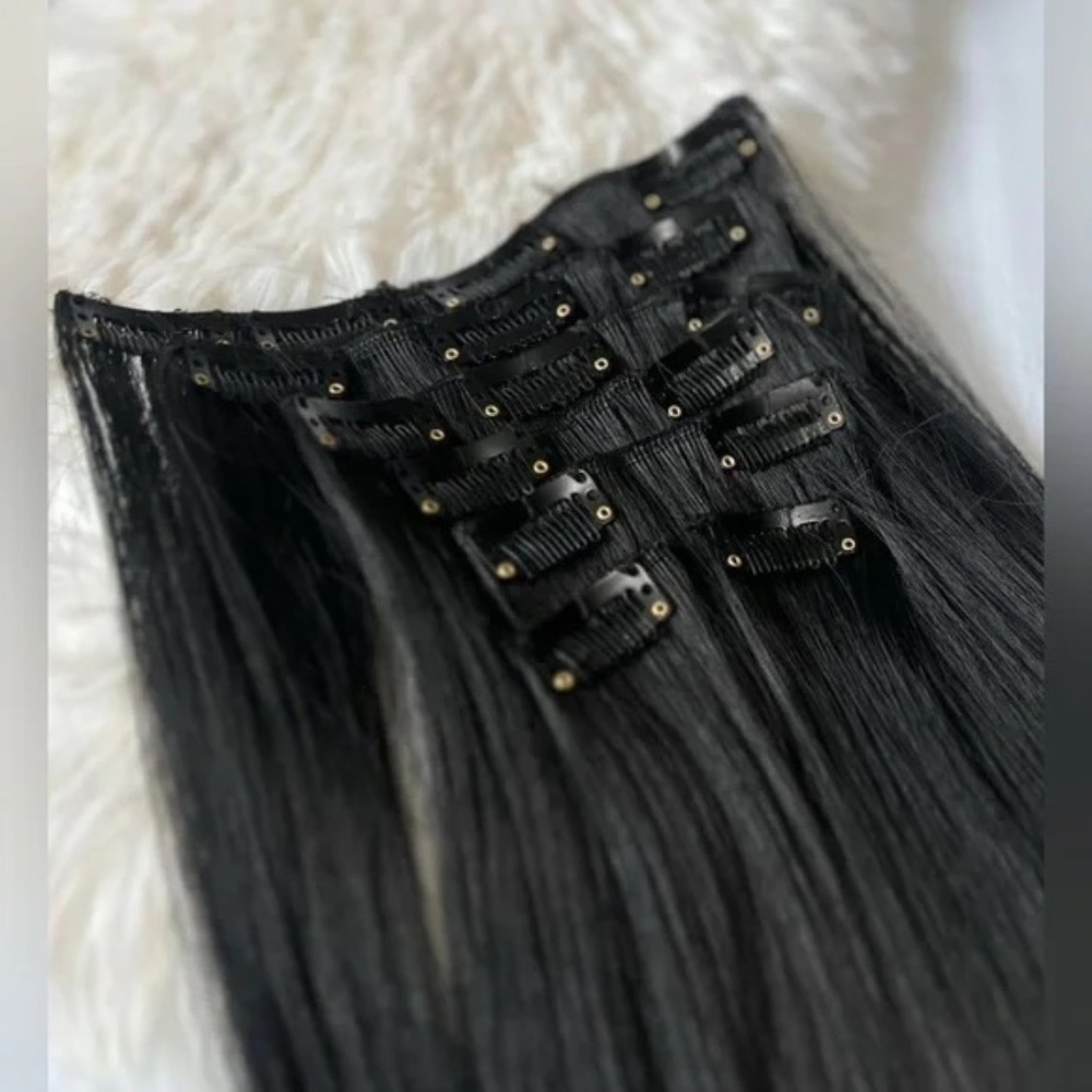 22 Inch Clip in Long Black Thick straight Hair Extensions - Picture 4 of 7